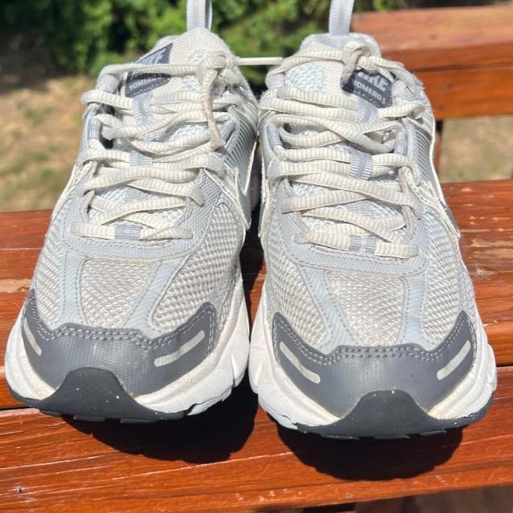 Nike Vomero 5 Youth 4 Womens 5.5 White Gray Running Sneakers HF6998-002